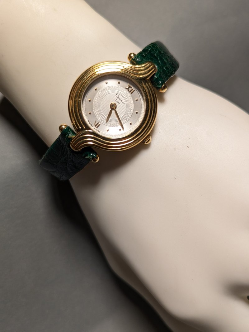 DIOR vintage quartz 稀有款女仕石英表 - 女表 - 其他金属 金色