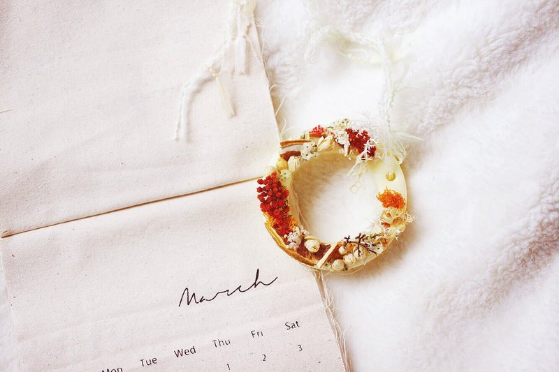 ATIMY- Flower Wreath 大豆香蜡干花挂圈 橙 香氛砖 (个人订制款) - 香薰/精油/线香 - 精油 