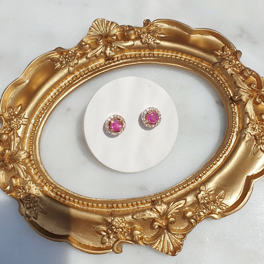 Ruby earrings surrounded by white topaz, detachable gemstones. - 耳环/耳夹 - 宝石 红色