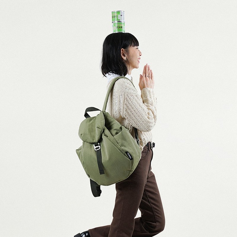 【FW25全新Wander系列】RORY 日常随身背包 中号 (草绿色) - 后背包/双肩包 - 环保材料 绿色