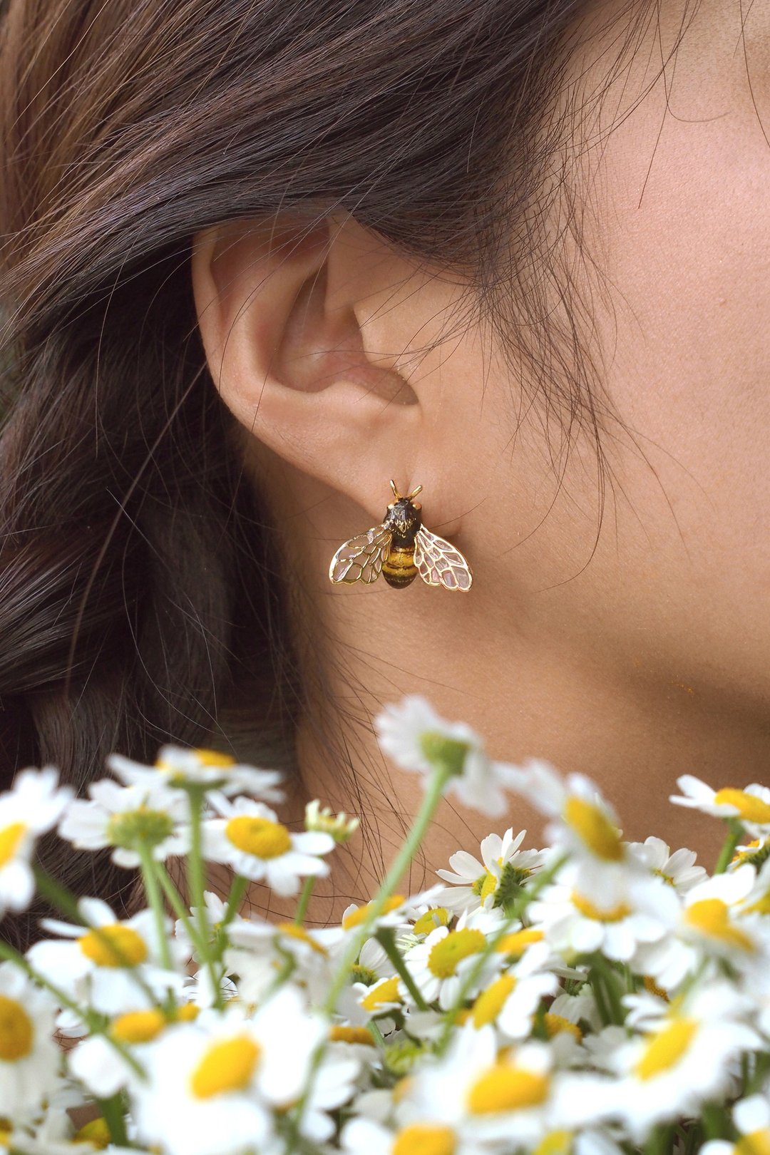 Honey Bee Earrings, Enamel Jewelry, Perfect gift, Spring. - 耳环/耳夹 - 其他金属 黄色