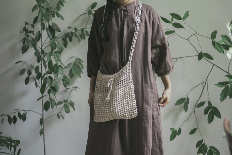 Cotton Crochet Bag : กระเป๋าโครเชต์สะพายข้าง - 其他 - 棉．麻 白色