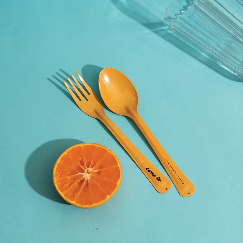 HIW.HIW Orange juice Spoon.fork - 餐刀/叉/匙组合 - 珐琅 橘色