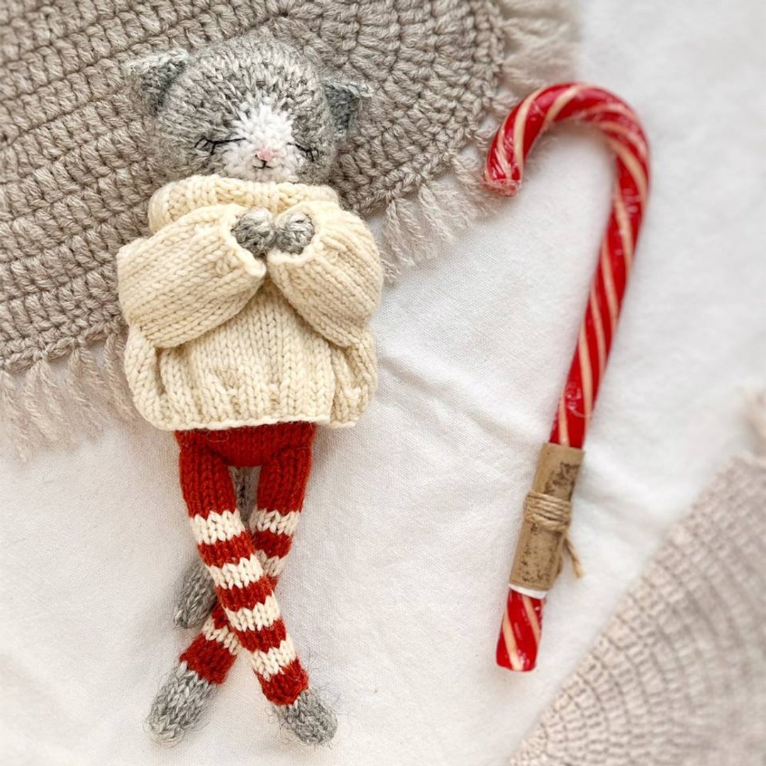 Mia the Kitty knitting pattern. Cute cat pattern. English and Russian PDF. - 手工艺教程/工具书 - 其他材质 
