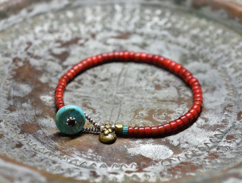 古董糖色混色White Hearts与单颗土耳其蓝Chevron串链 (土耳其石扣) - 手链/手环 - 玻璃 红色