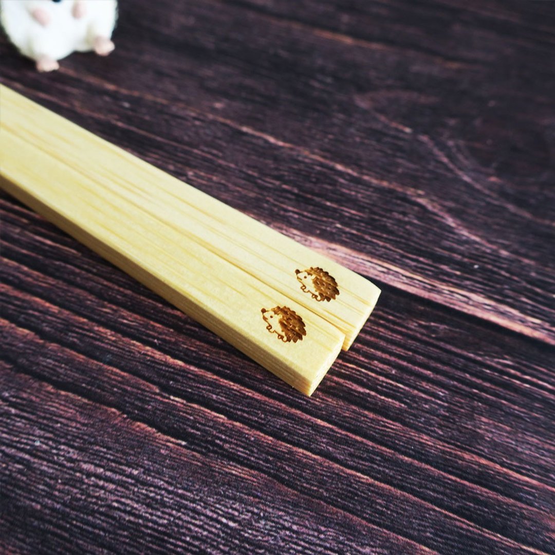 Hedgehog Harry Chopsticks 1 set Free shipping - 筷子/筷架 - 木头 咖啡色
