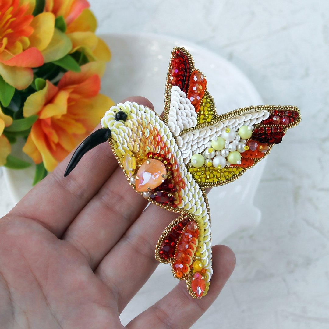 Bird Brooch-Hummingbird Beaded Brooch.Embroidered brooch.Christmas Gift Wrapping - 胸针 - 水晶 黄色