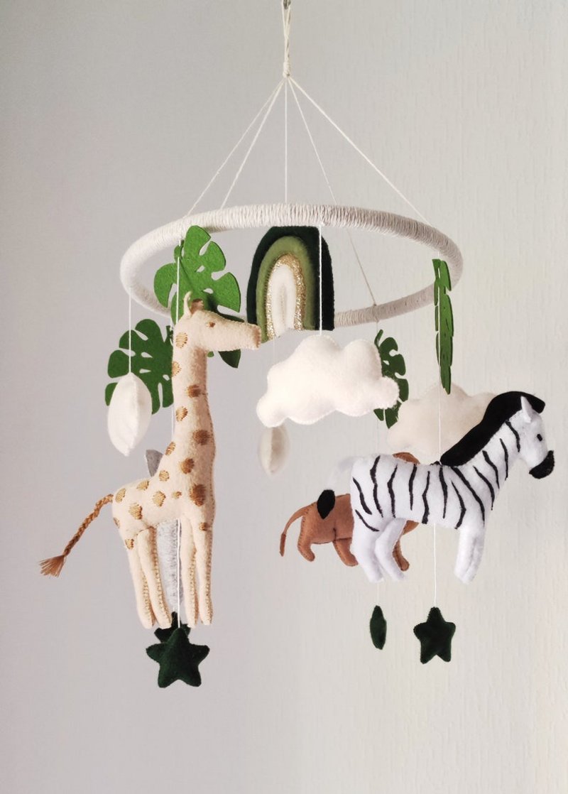 Baby mobile, crib mobile, safari mobile, neutral nursery decor - 玩具/玩偶 - 环保材料 绿色