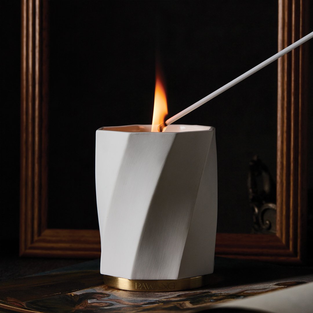 PAWANG PERFUME CANDLE - BI-KLANG 350g. - 蜡烛/烛台 - 粘土 