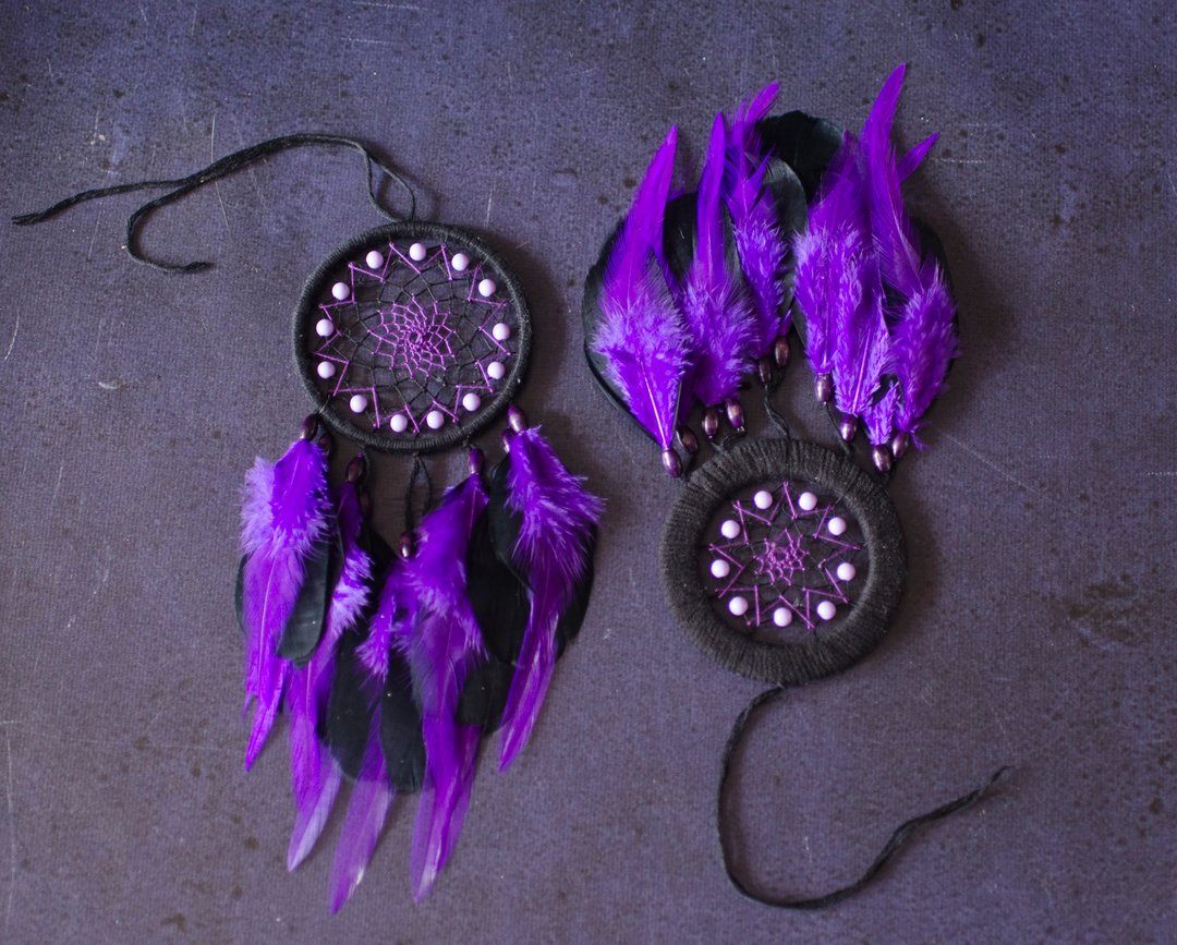 Small black purple dream catcher  Birthday gift idea for friend - 墙贴/壁贴 - 绣线 紫色