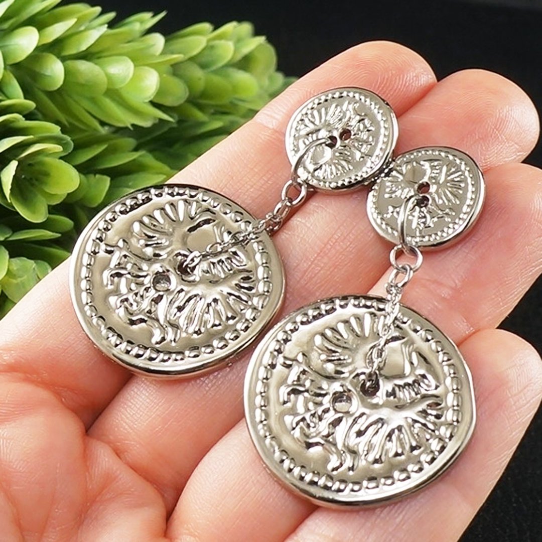 银色金属圆币造型长款大型圆形垂坠个性宣言耳环饰品 - 耳环/耳夹 - 其他金属 银色