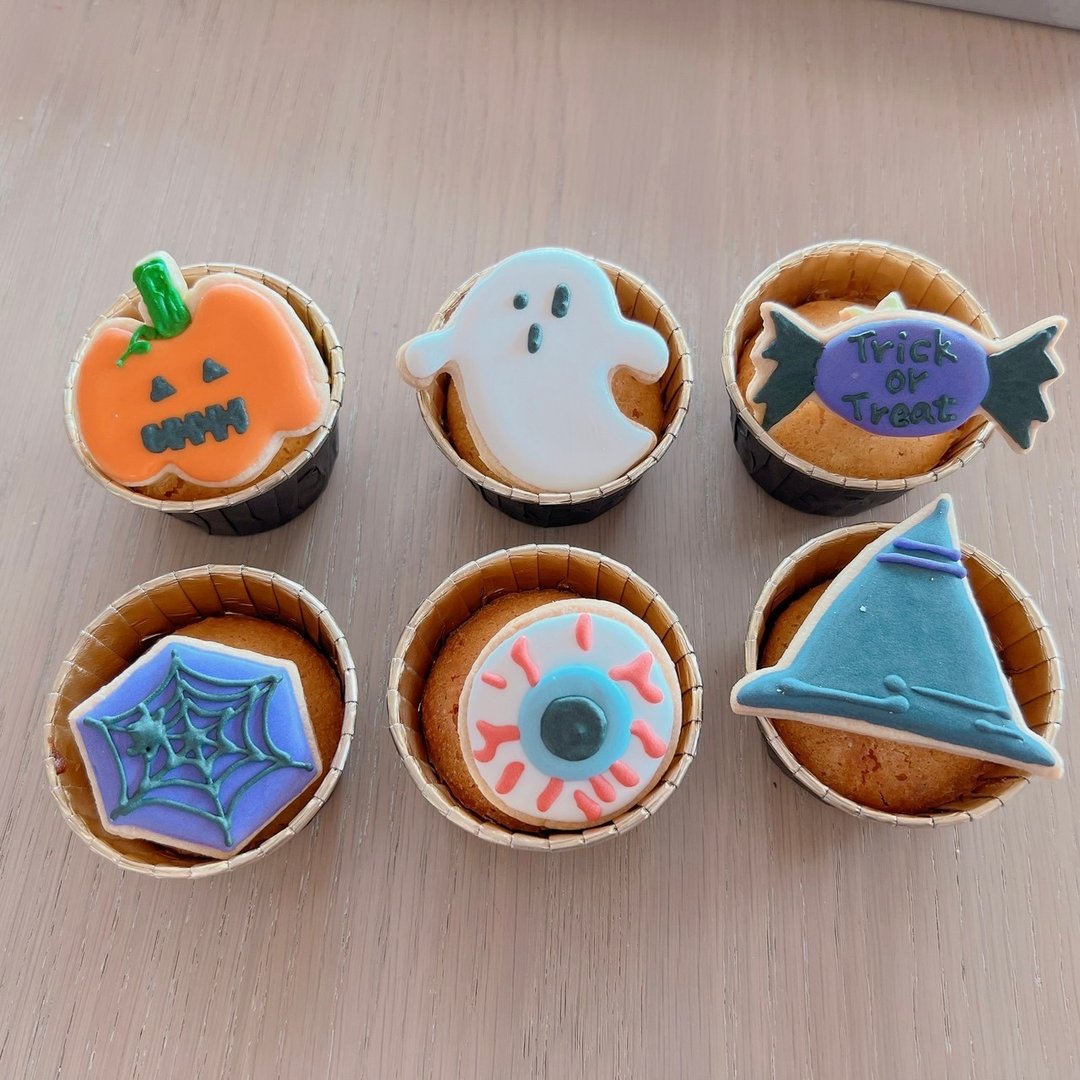 NIJI Cupcake 万圣节糖霜饼干。杯子蛋糕组合 - 蛋糕/甜点 - 新鲜食材 