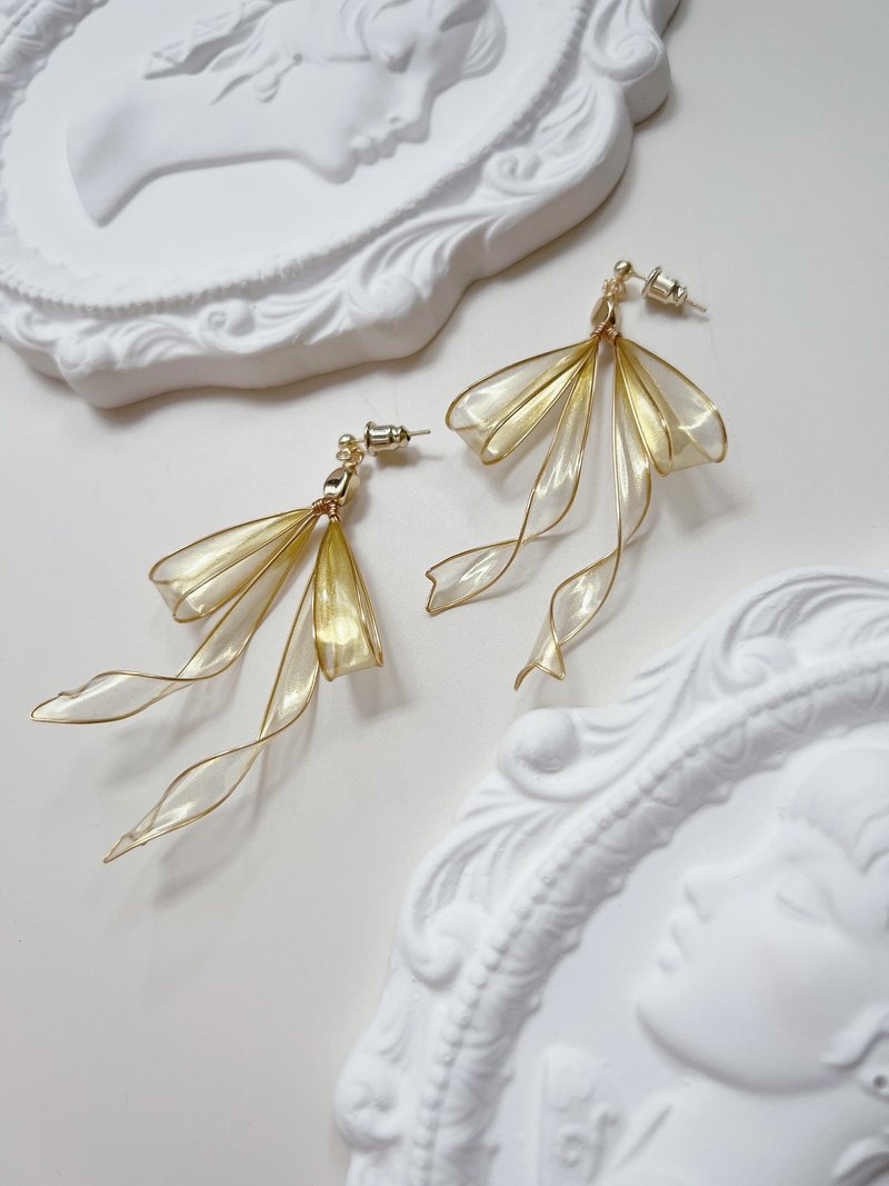 迷航星尘 金 法式蝴蝶结树脂耳环 - 耳环/耳夹 - 树脂 金色