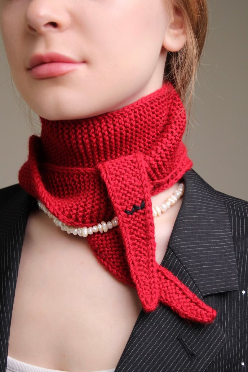 手工制小领巾  美丽诺羊毛编织围巾  优雅极简围巾 - 围巾/披肩 - 羊毛 红色