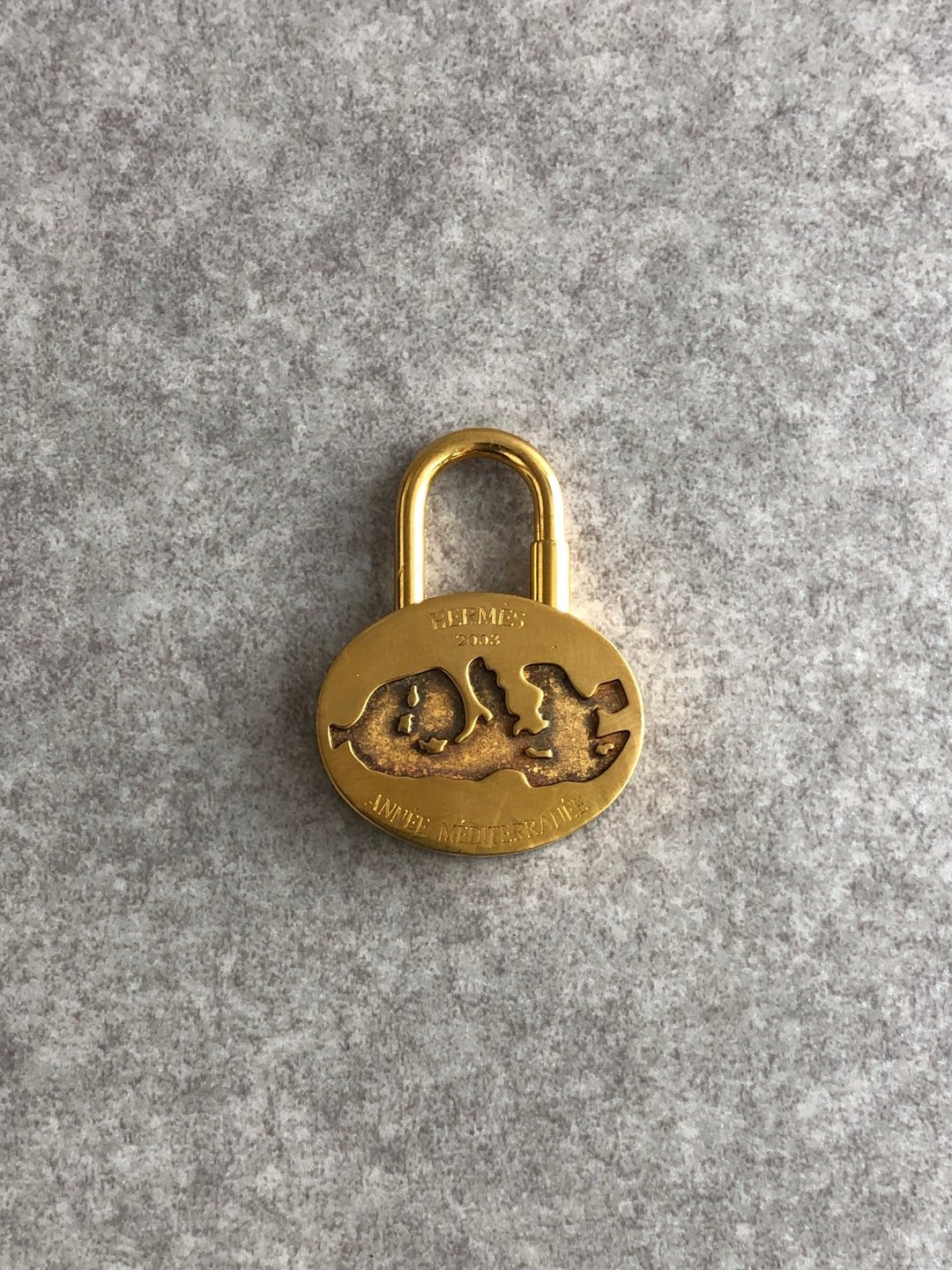 【 日本直送 名牌中古包 】HERMES 爱马仕 锁头 金色 地中海 2003年 vintage 古董 zmavc5 - 吊饰 - 其他材质 金色