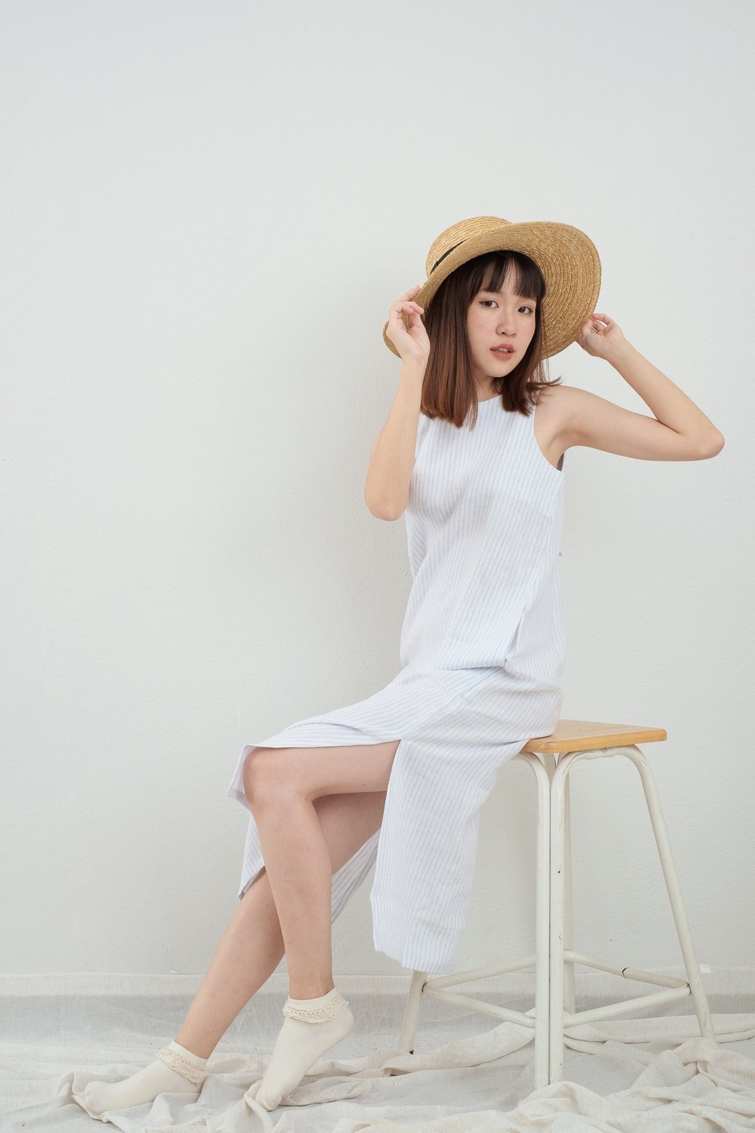 White and Light Blue Striped Big Bow Linen Dress - 洋装/连衣裙 - 亚麻 白色