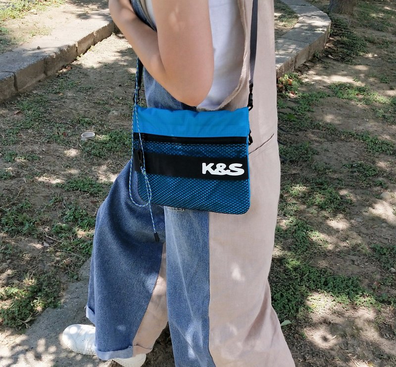 都会 x 轻便型城市随行包-蓝 斜背包 轻量防泼水 - 侧背包/斜挎包 - 防水材质 蓝色