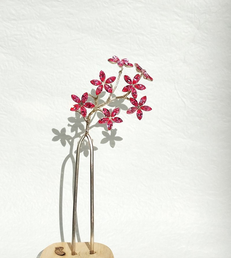 粉色花簪 黄铜 × 施华洛世奇 日本手工制作 Luan. Kanzashi A - 发饰 - 其他金属 