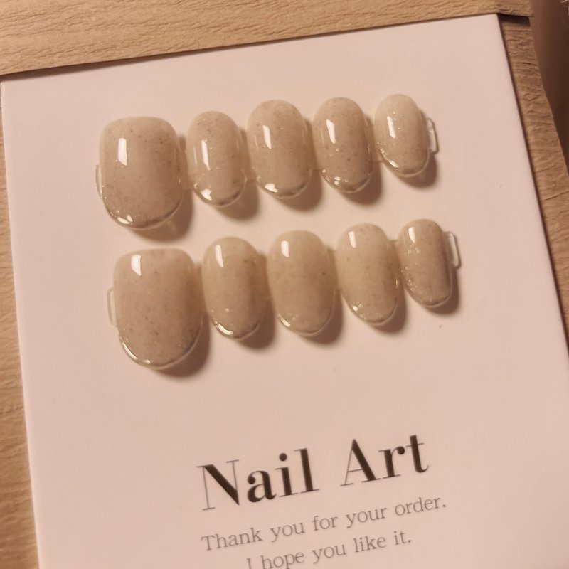 【涩味砂糖金属】 赠送 工具套组 及 透明收纳盒 - 指甲油/指甲贴 - 其他材质 卡其色