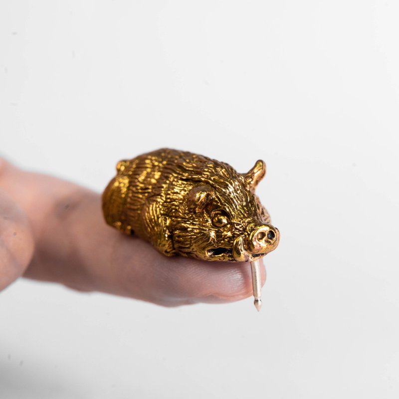 【职人金工系列】个性山猪雕刻胸针/别针/领针 - 胸针 - 铜/黄铜 金色