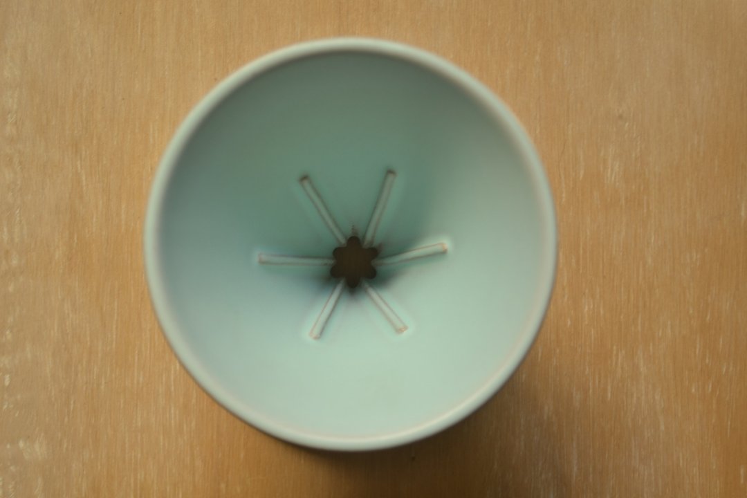 海洋蓝锥形六肋滤杯 01 款 手作陶瓷滤杯 锥形咖啡滤器 稳定萃取 - 咖啡壶/周边 - 纸 蓝色