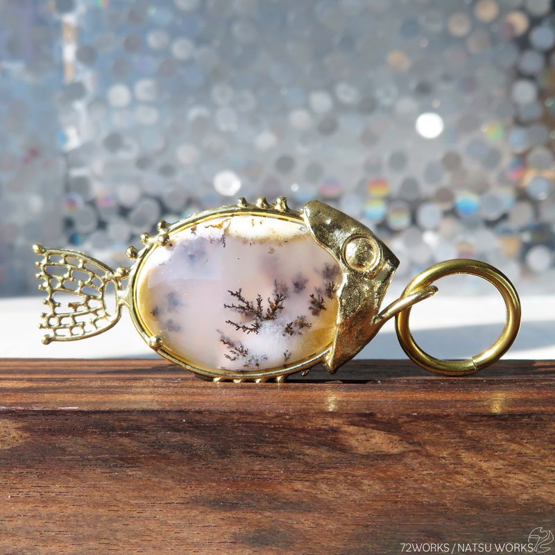 树枝状欧泊石 鱼形吊饰 / Dendritic Opal Fish charms - 吊饰 - 宝石 白色