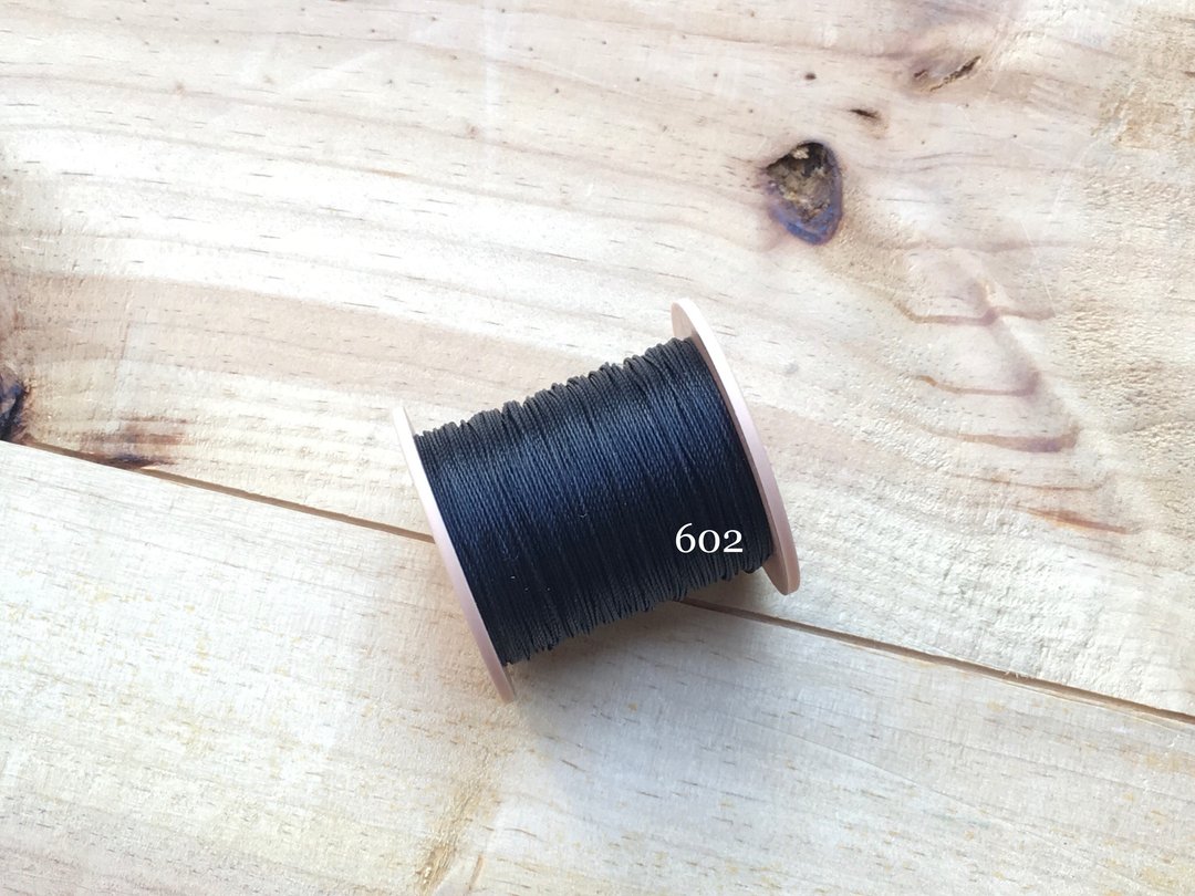 南美制手缝圆蜡线 【#602绀色】 0.65mm 30米 48色选择 蜡线 手缝线 圆蜡线 皮革工具 手工皮革 皮革配件 皮革DIY Leatherism 港产皮革 - 编织/刺绣/羊毛毡/裁缝 - 棉 蓝色