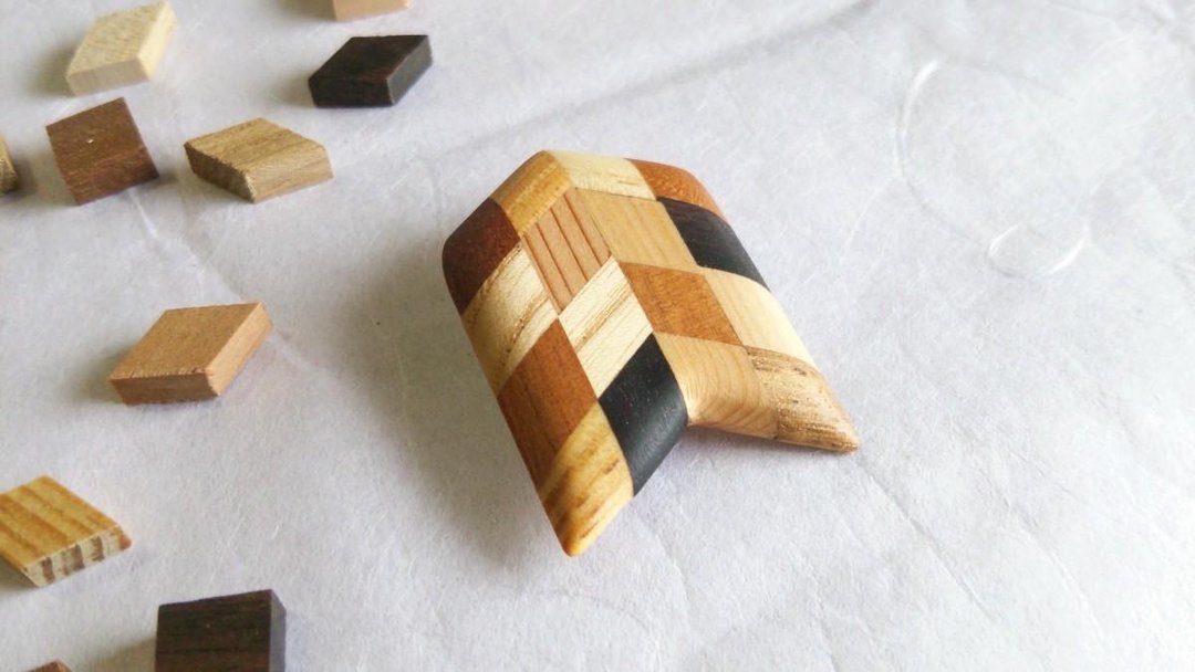 Parquet brooch ② - 胸针 - 木头 咖啡色