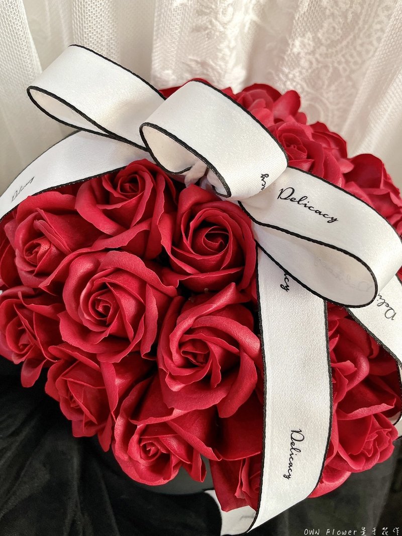 36朵香皂玫瑰花抱抱桶/玫瑰花盒/香皂花/玫瑰抱抱桶/礼物/附提袋 - 干燥花/捧花 - 其他材质 红色