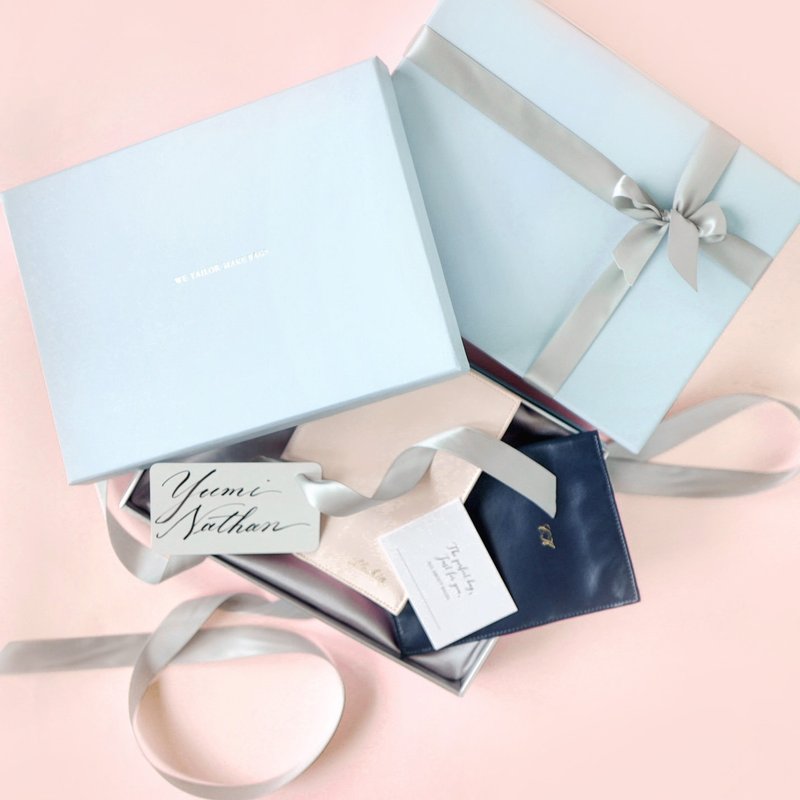 Goody Bag - Two of us 客制化护照夹孖宝 自带礼盒包装 - 护照夹/护照套 - 人造皮革 多色