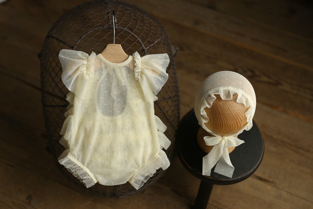 新生儿女孩白色蕾丝连身衣：小女孩的完美服装 - 婴儿饰品 - 其他金属 白色