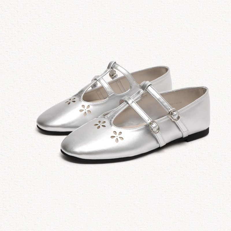 PRE-ORDER韓國品牌 MACMOC Plum 通花鞋 Silver - 其他 - 其他材质 