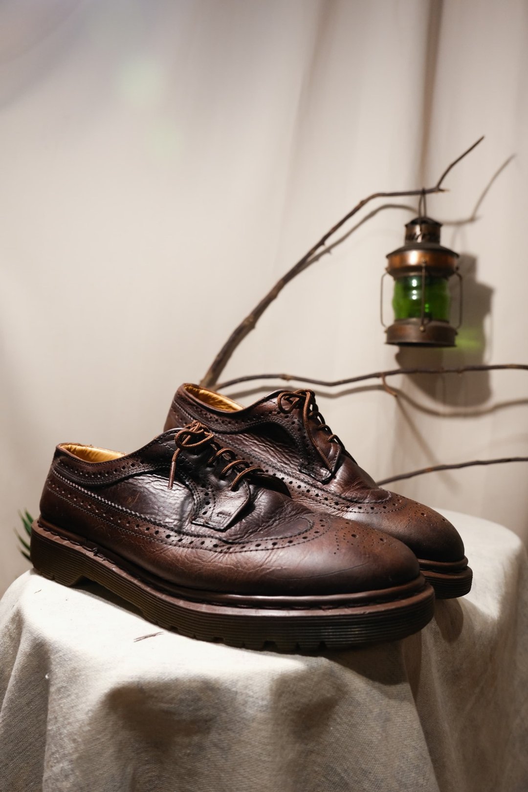 Tsubasa.Y│UK9 Dr.Martens 低筒雕花棕色 K07 咖啡 英制 老马汀 - 男款皮鞋 - 真皮 咖啡色