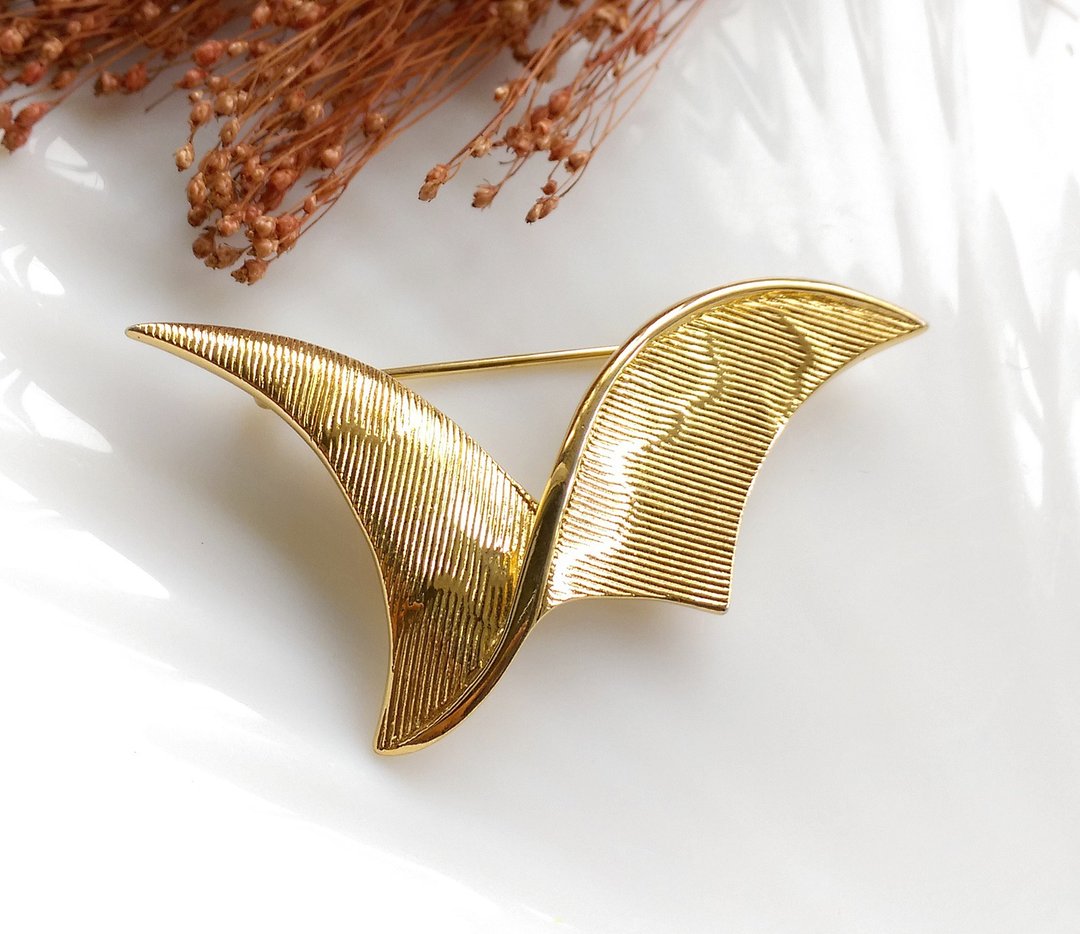 西洋古董饰品。D ORLAN 流线 刷纹 金属 别针 - 徽章/别针 - 其他金属 金色