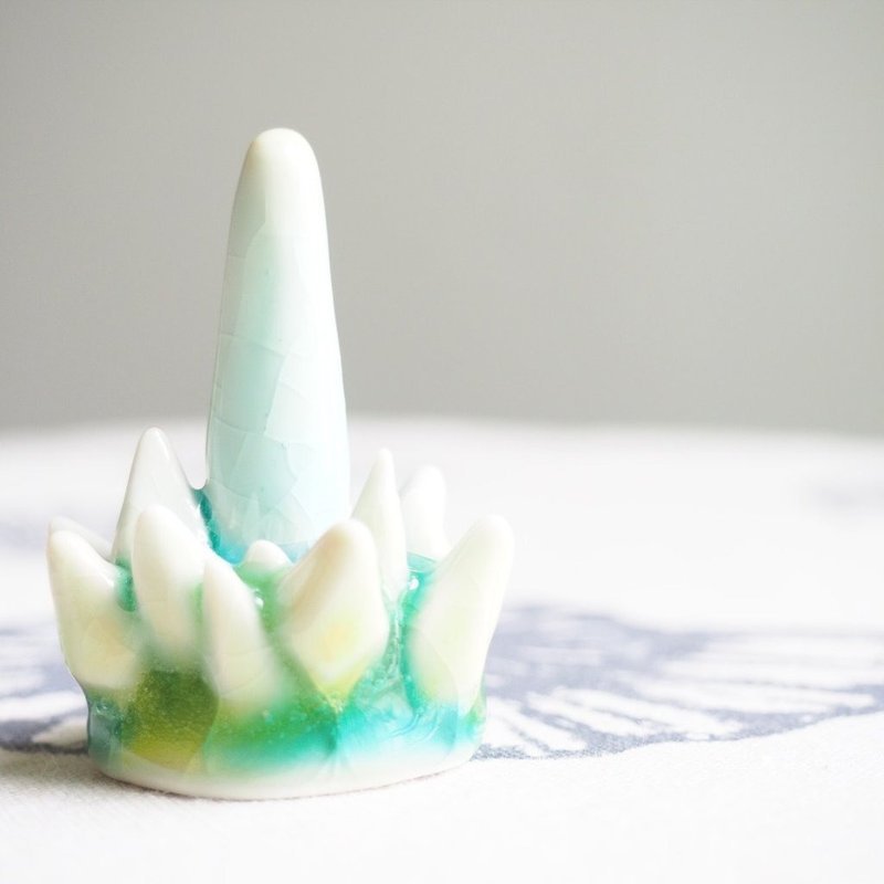 水晶白瓷戒指座 - 戒指 - 瓷 蓝色