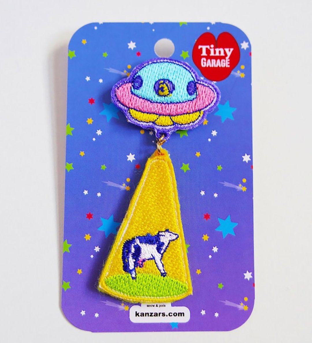 cattle mutilation cow/brooch - 胸针 - 绣线 多色