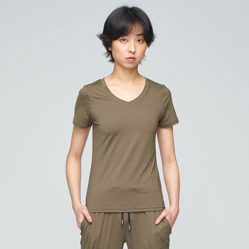 ULTRACOOL-凉感V领合身上衣(女)-瓦绿 - 女装 T 恤 - 尼龙 绿色
