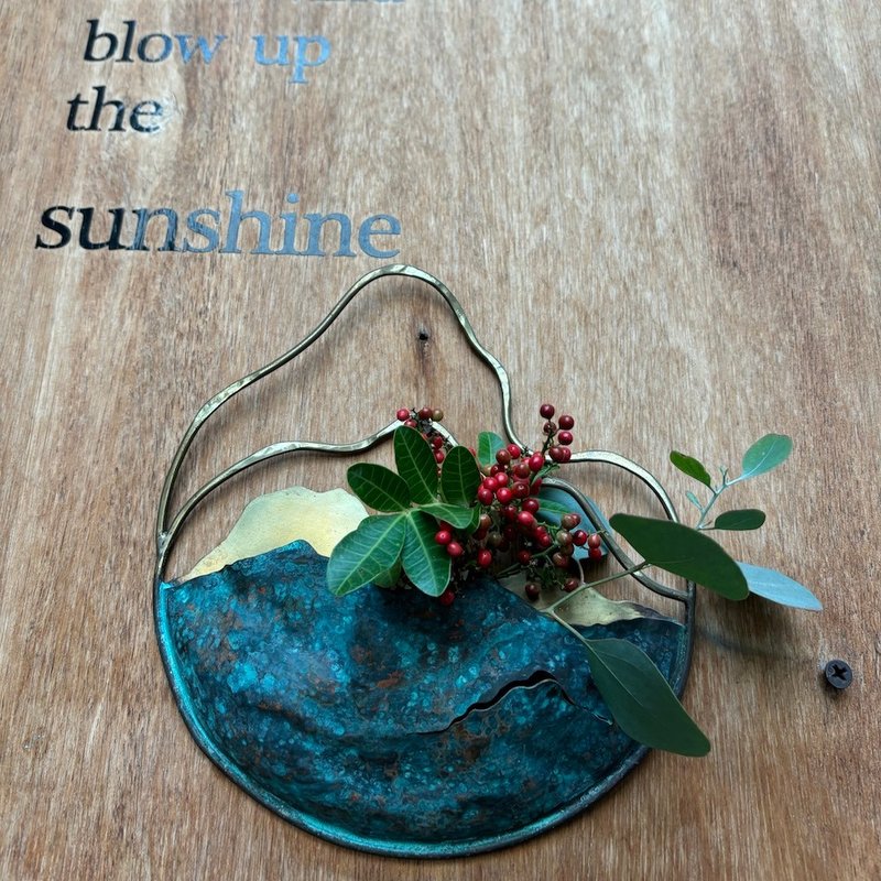 红铜制壁挂花器小品/悠悠山峦A款,金工工艺师林静媚老师创作单品 - 花瓶/陶器 - 铜/黄铜 