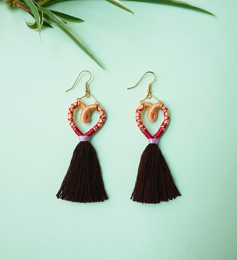 玻璃心-波希米亚风 流苏爱心耳环 - 耳环/耳夹 - 绣线 粉红色