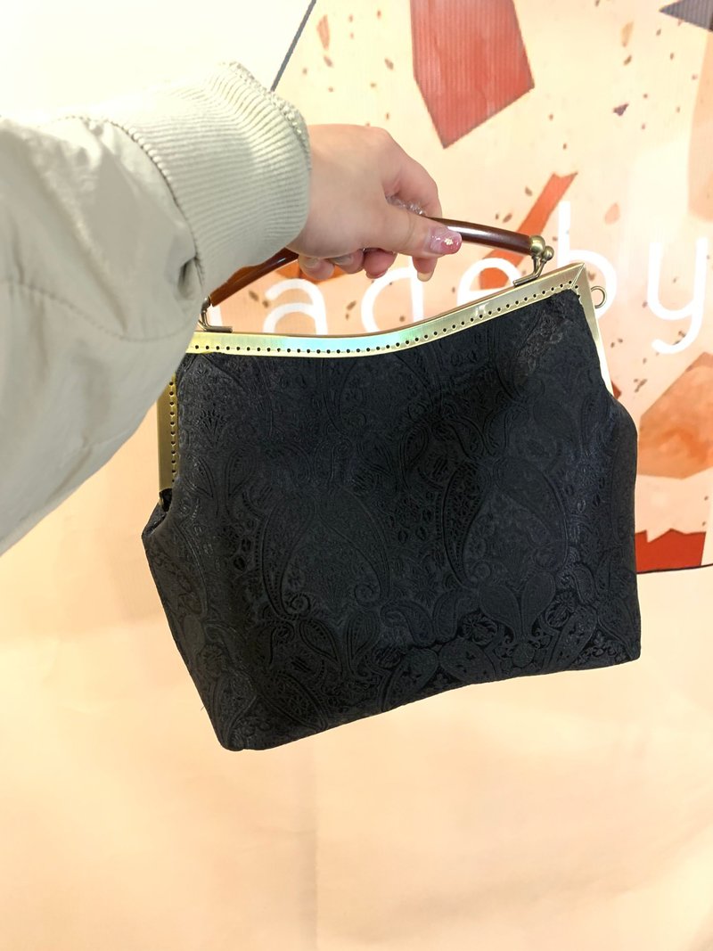 预留品 MBC 人手制 牛角手柄 黑色腰果花织锦 25cm 框 口金包 - 侧背包/斜挎包 - 棉．麻 黑色