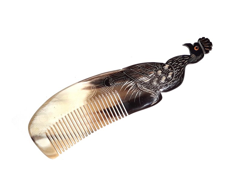Unique Hair Comb Anti-Static and Dandruff Resistant Handmade from Buffalo Horn. - 彩妆刷具/镜子/梳子 - 环保材料 咖啡色