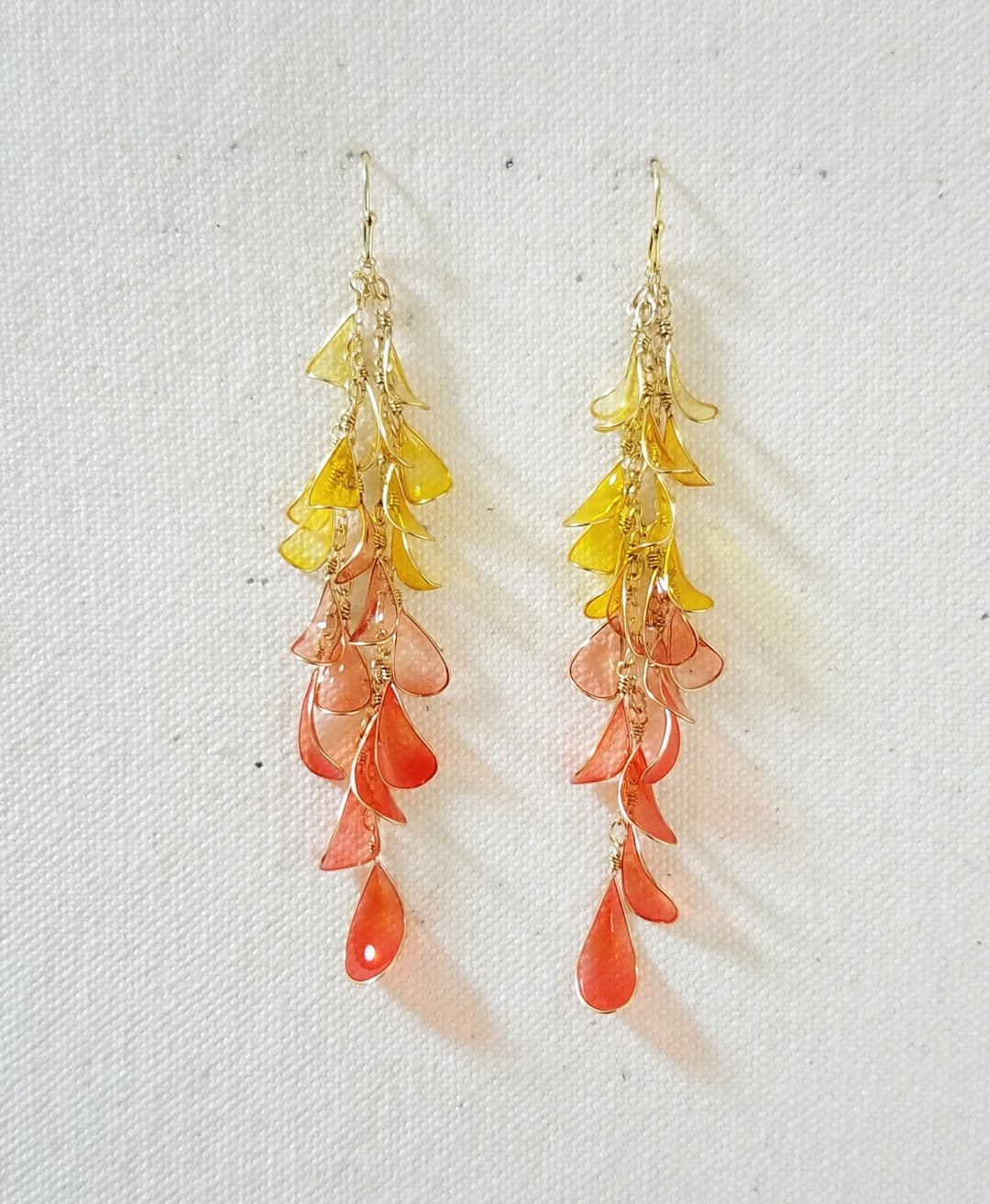 orange gradation fringe pierced or clip-on earrings - 耳环/耳夹 - 树脂 橘色