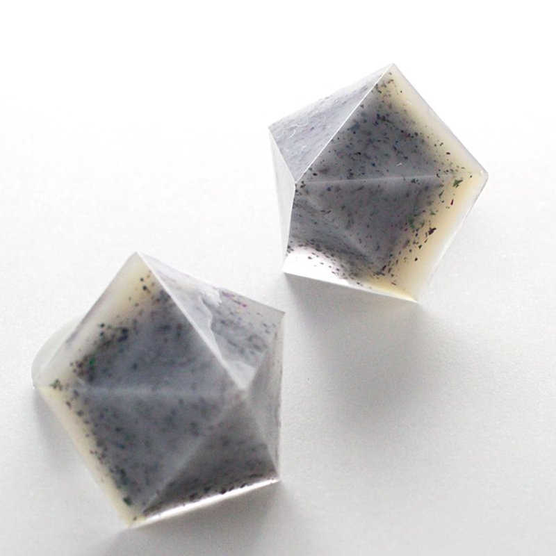 Pentagon earrings (marble) - 耳环/耳夹 - 其他材质 灰色