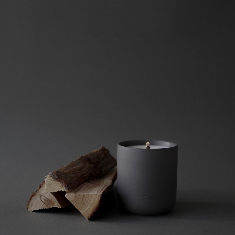烧木 - 过去 / 回忆系列 | 香氛蜡烛 | 陶瓷杯 | 40小时放松时刻 - 蜡烛/烛台 - 蜡 黑色