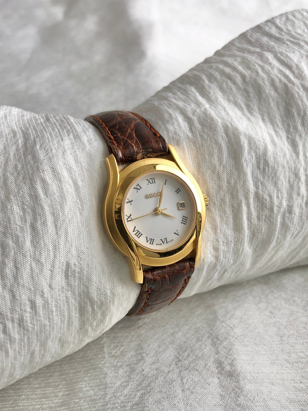 【VintageShop solo 日本直送中古包专卖店】GUCCI 古驰 腕表 金色 x 棕色 罗马数字 不锈钢 5400L vintage 经典款 iuxwp8 - 女表 - 不锈钢 金色