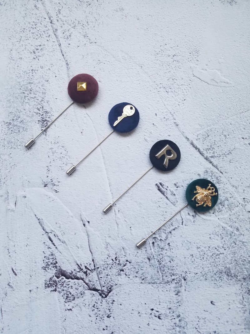 褐色绒面包扣铆钉胸针一字针插针 - 胸针 - 其他人造纤维 咖啡色