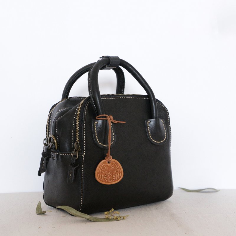 Plant tannin tanned fashionable handbag diagonal hanging black - 侧背包/斜挎包 - 真皮 黑色