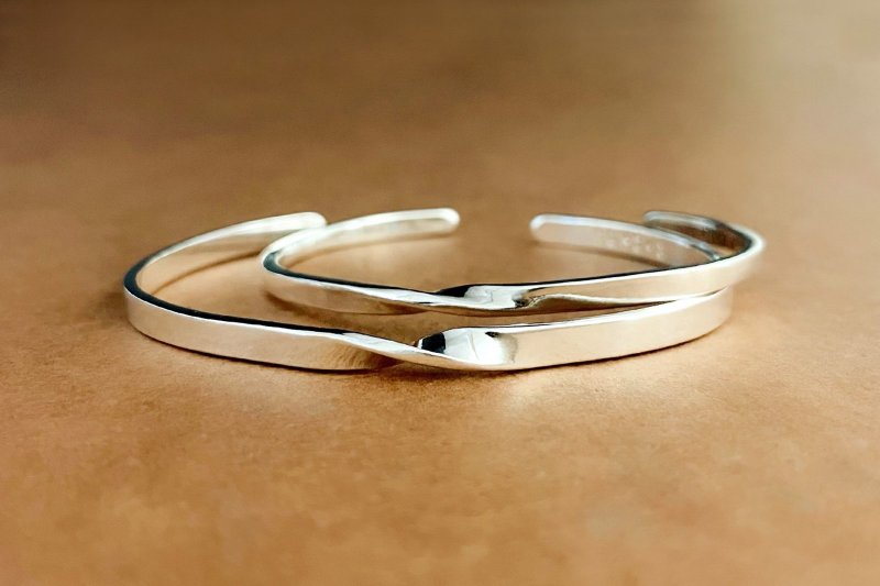 莫比乌斯手环/纯银手环/情侣手环/手作金工/定制化商品 - 手链/手环 - 纯银 