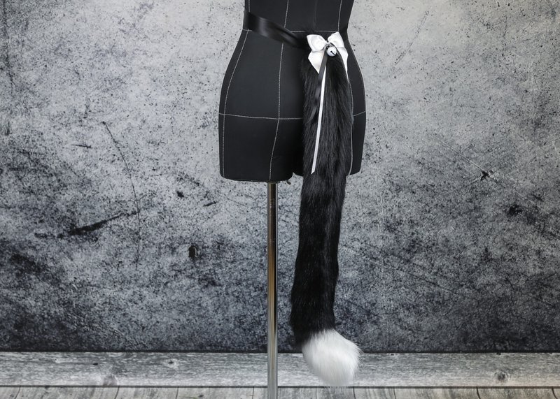Tuxedo Kitten Tail Faux Fur Tail - 发饰 - 其他人造纤维 黑色
