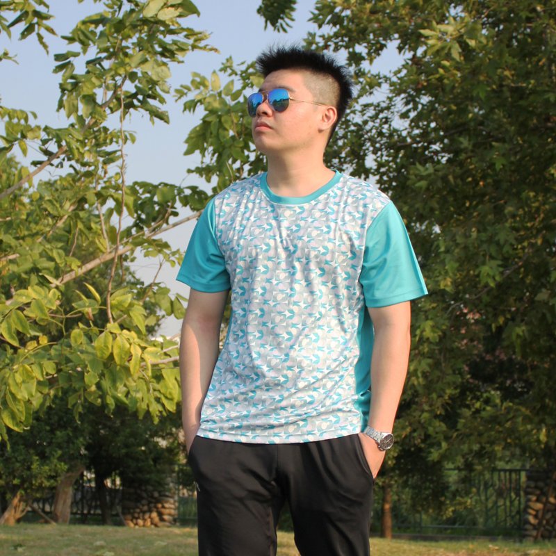 鱼说蓝圆领印花 吸湿排汗 T-SHIRT - 男装上衣/T 恤 - 聚酯纤维 蓝色